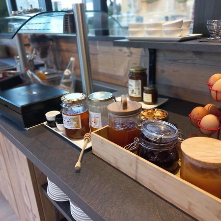 Hotel Restaurant De La Poste Saint-Just-en-Chevalet Екстериор снимка