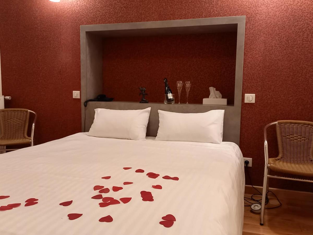 Hotel Restaurant De La Poste Saint-Just-en-Chevalet Екстериор снимка