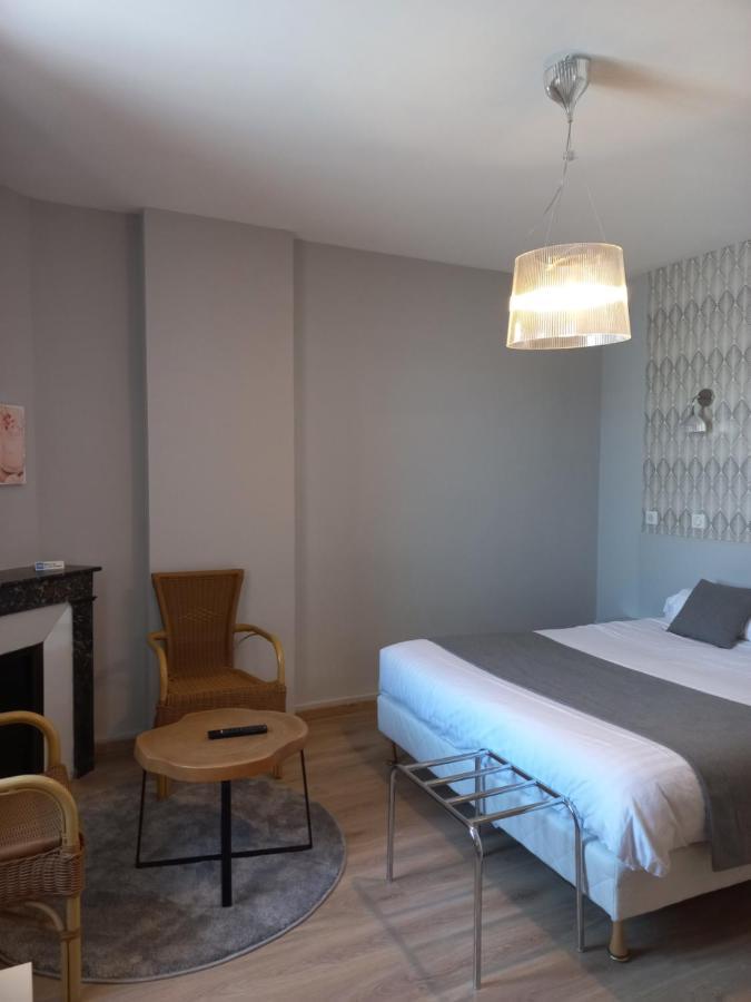 Hotel Restaurant De La Poste Saint-Just-en-Chevalet Екстериор снимка