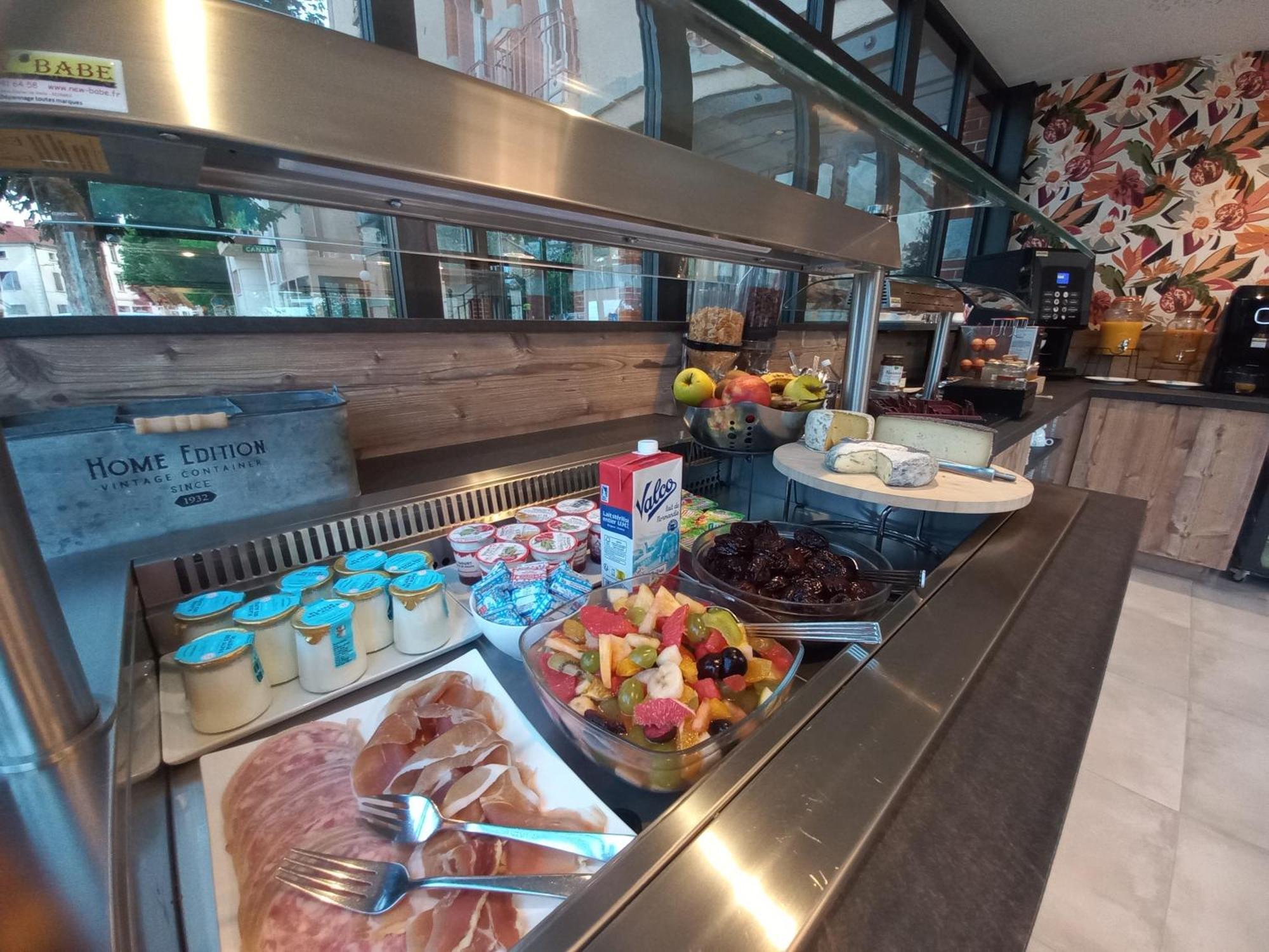 Hotel Restaurant De La Poste Saint-Just-en-Chevalet Екстериор снимка